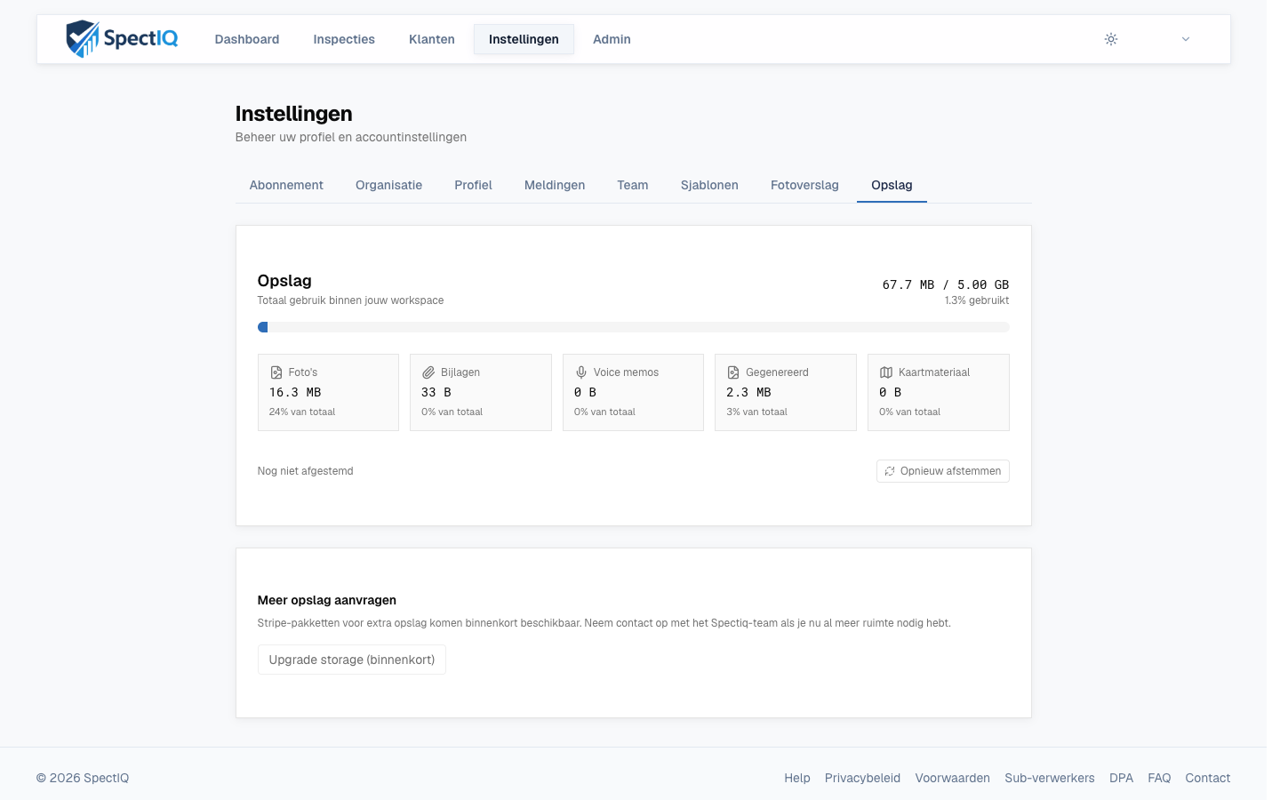 De opslagpagina met een voortgangsbalk en een uitsplitsing per categorie (foto's, bijlagen, voice memos, gegenereerd, kaartmateriaal)